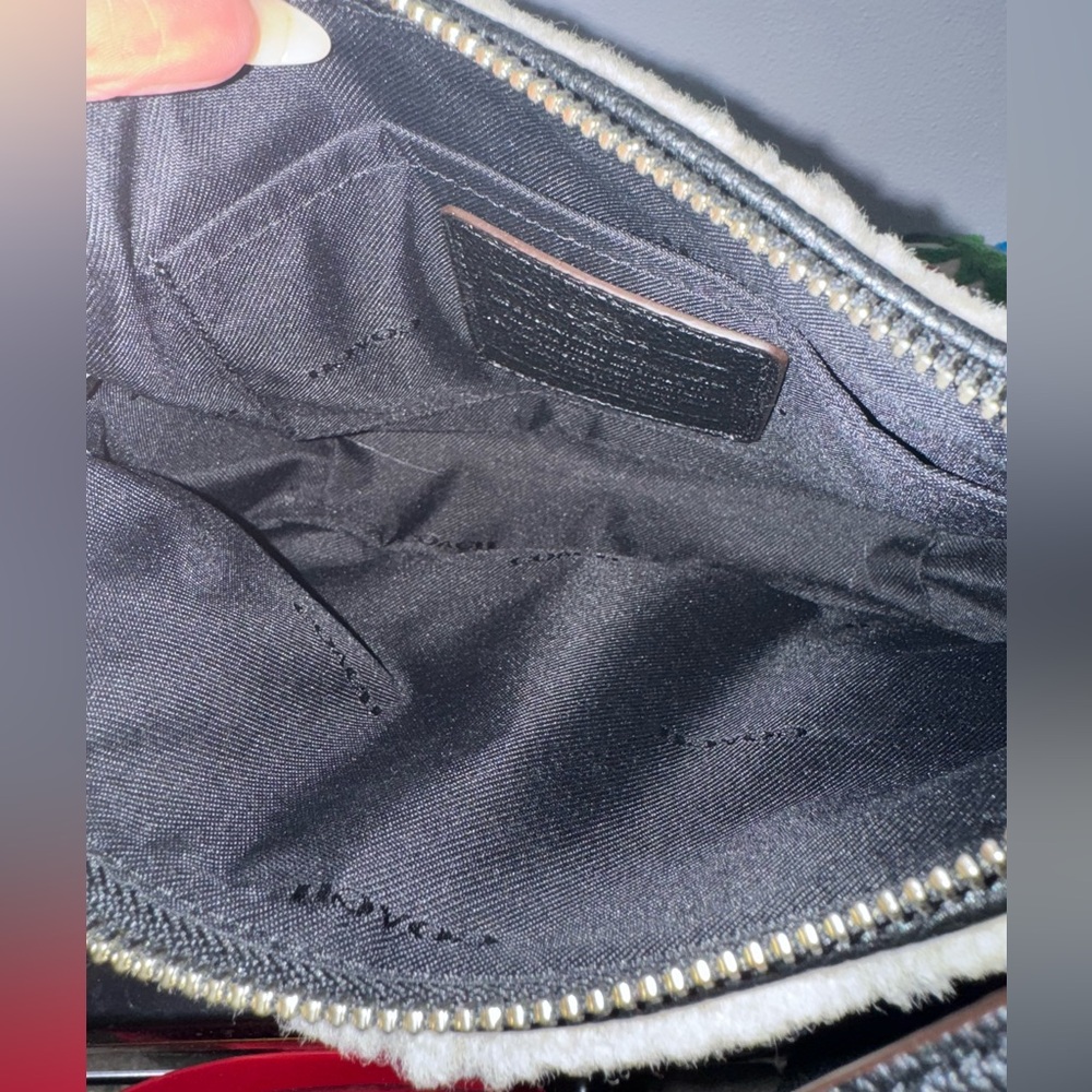 Coach Rhyder Pochette crossbody bag in Shearling w Studs - Picture 10 of 13